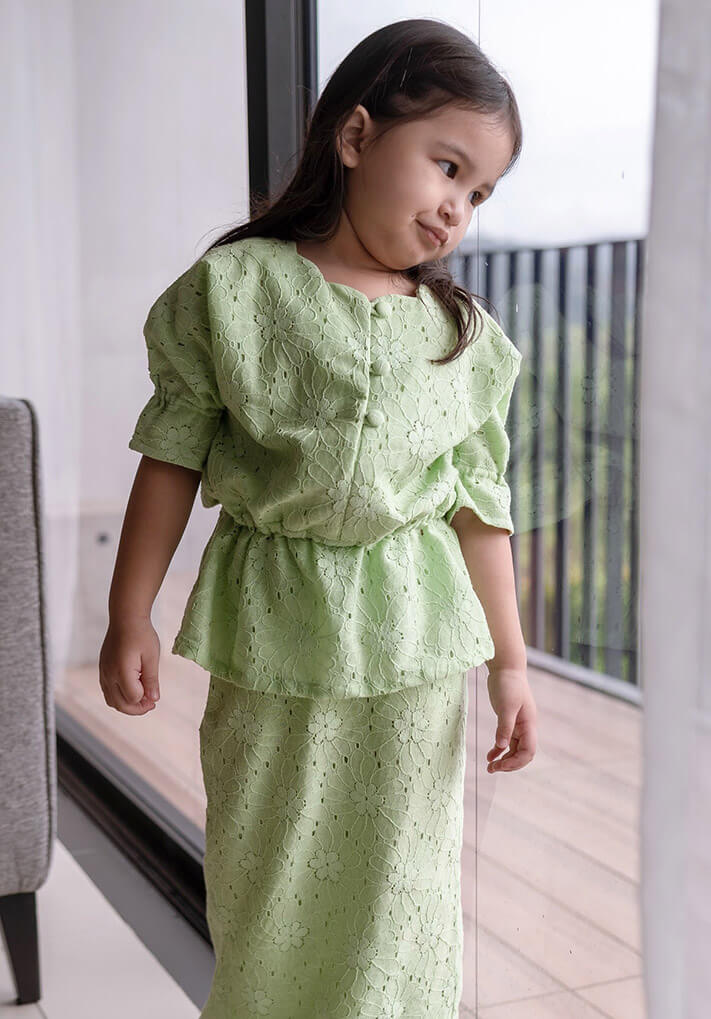 Khalida Girls in Green Ondeh Ondeh