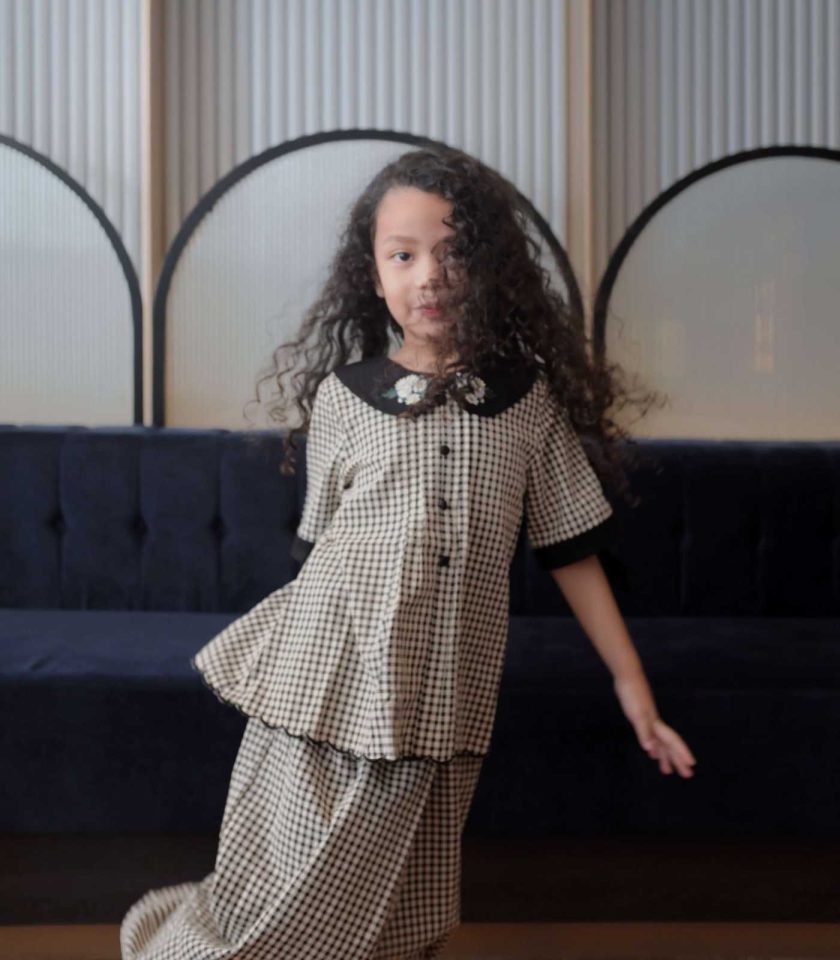Bae Gingham Kurung in Black