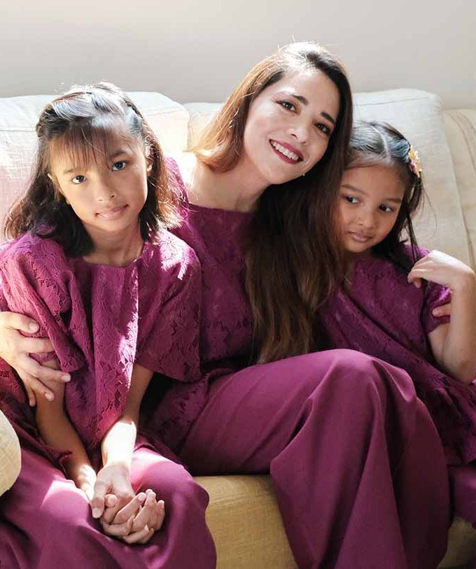 Mi-Na Bow Girls in Magenta