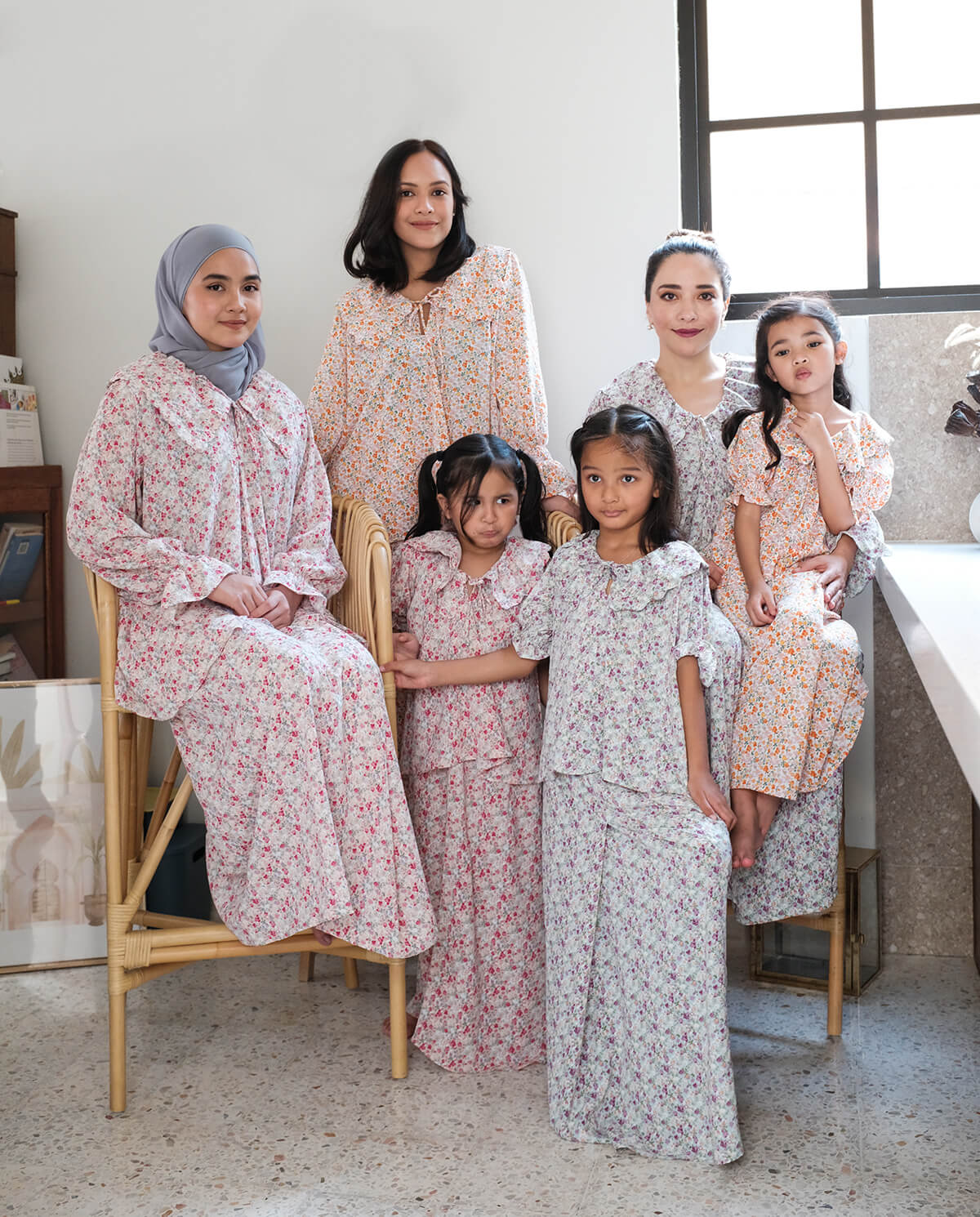 Kasumi Floral Scallop Collar in Violet Blue Kids - Image 4