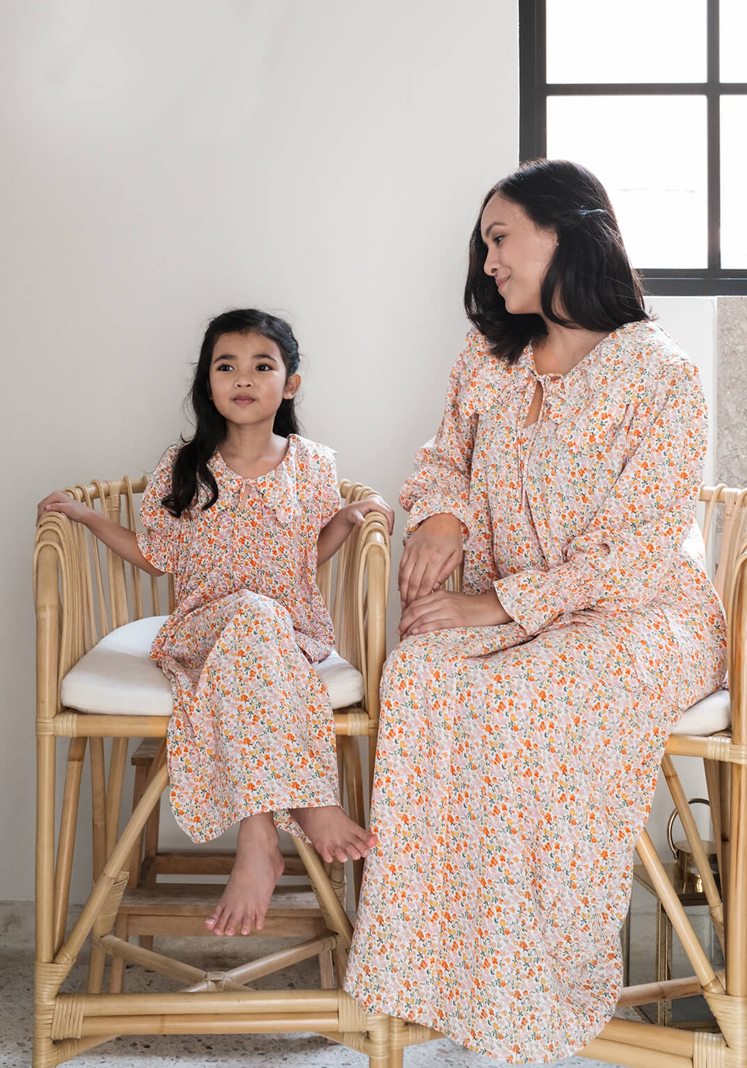 Kasumi Floral Scallop Collar Kurung in Tangerine for Woman - Image 3