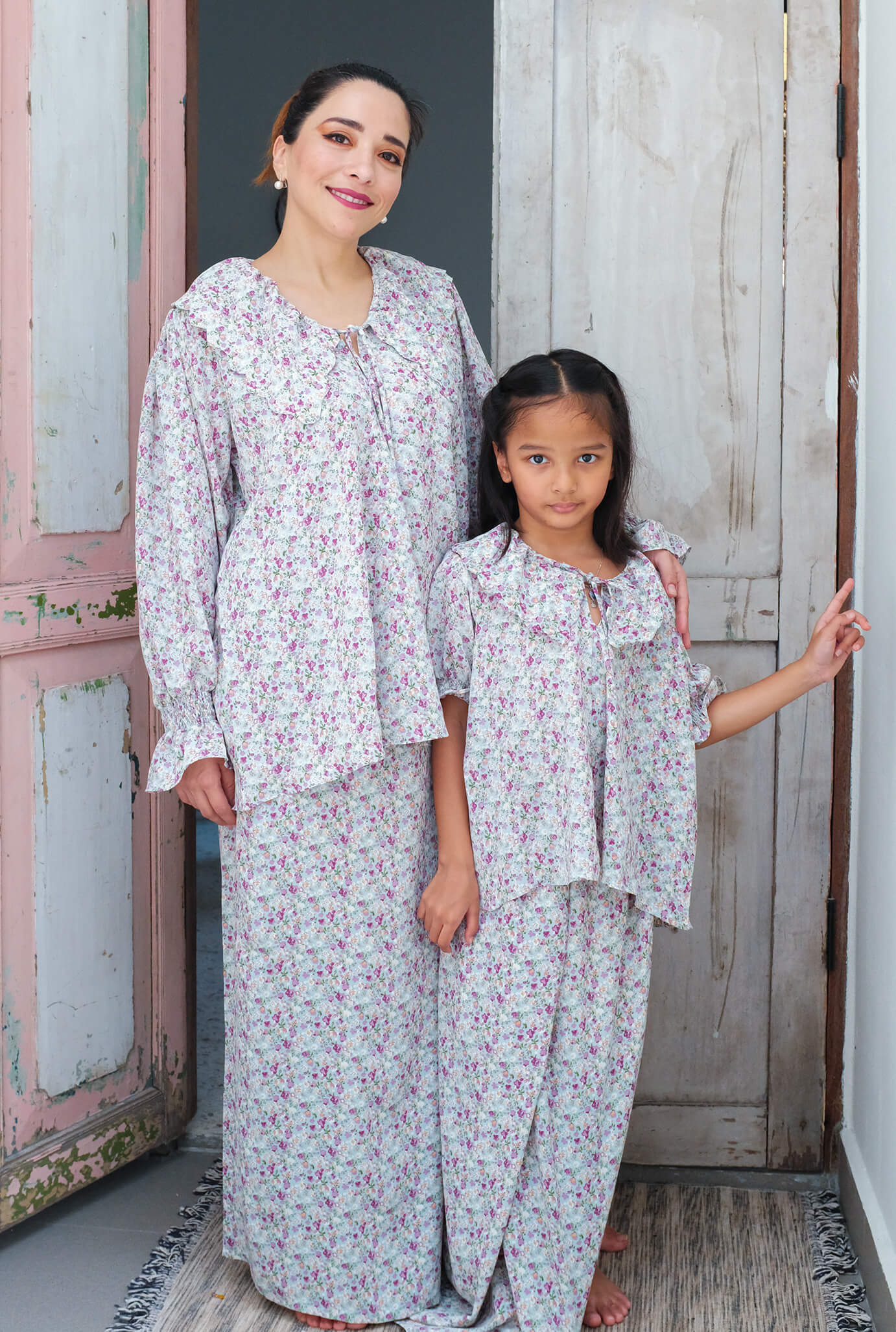 Kasumi Floral Scallop Collar in Violet Blue Kids - Image 2