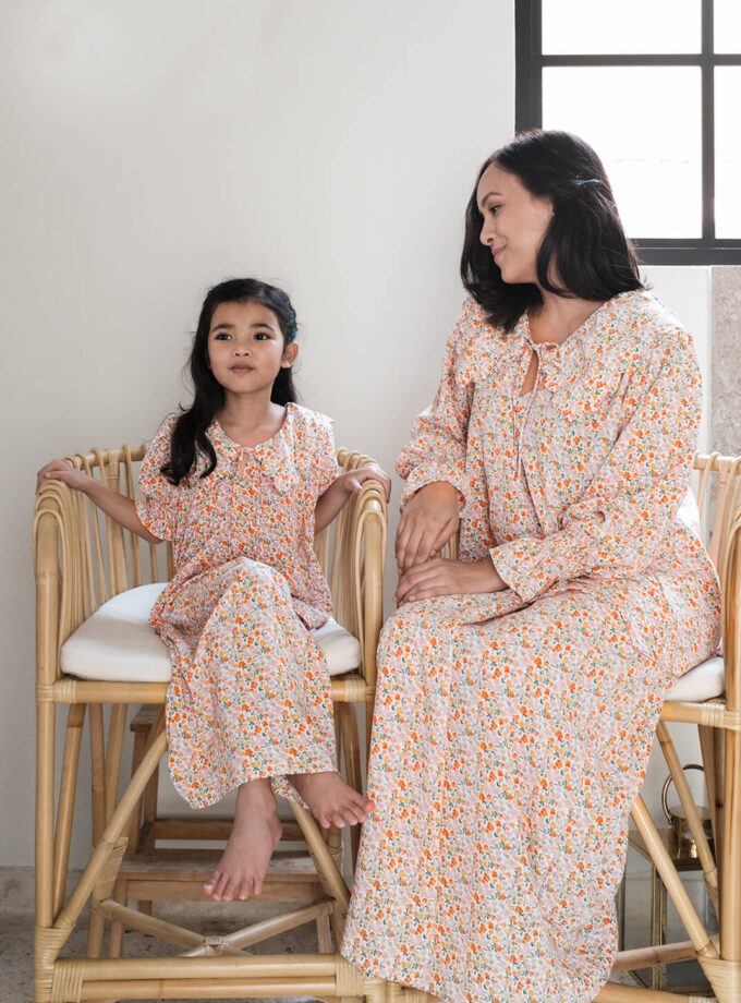 Kasumi Floral Scallop Collar Kurung in Tangerine Kids