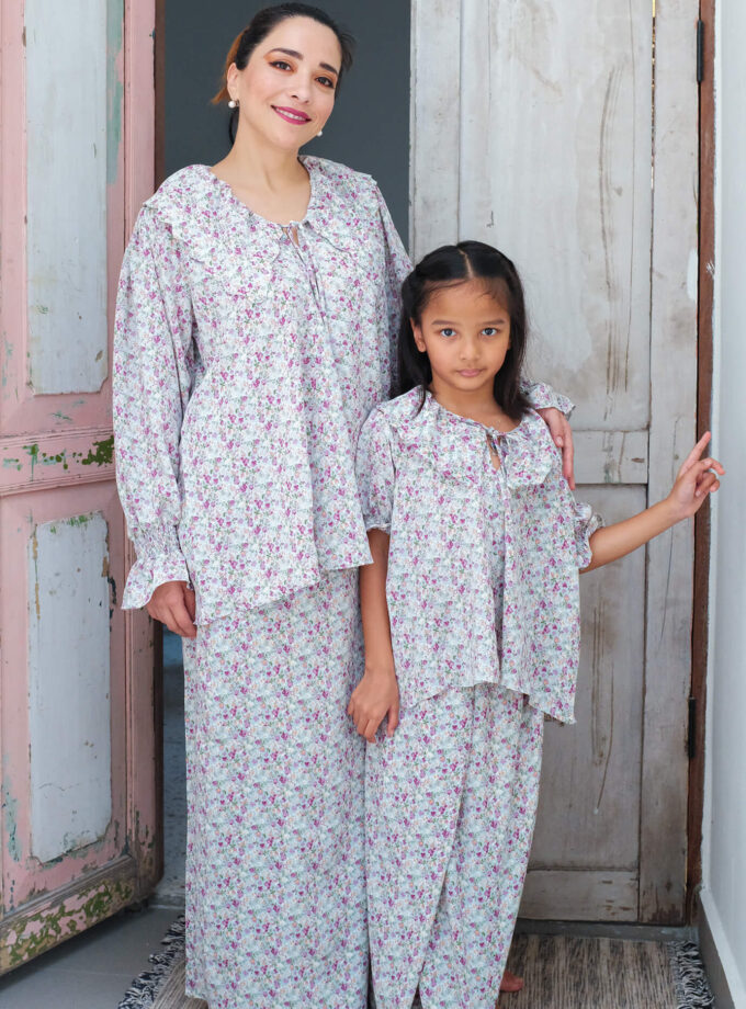 Kasumi Floral Scallop Collar in Violet Blue Kids