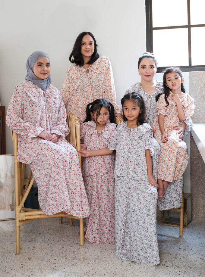 Kasumi Floral Scallop Collar in Violet Blue Kids