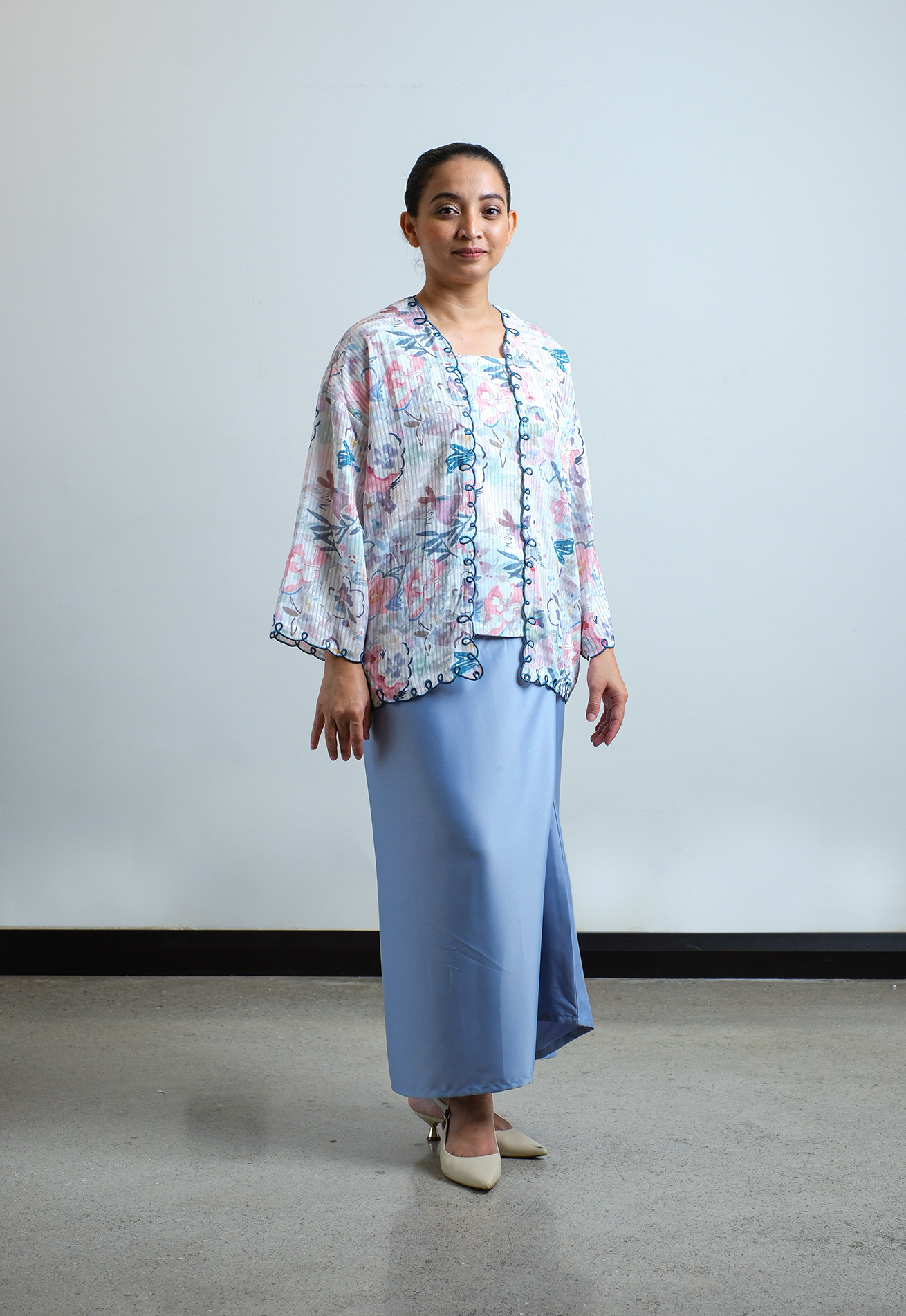 Aiko Kebaya Women in White Teal