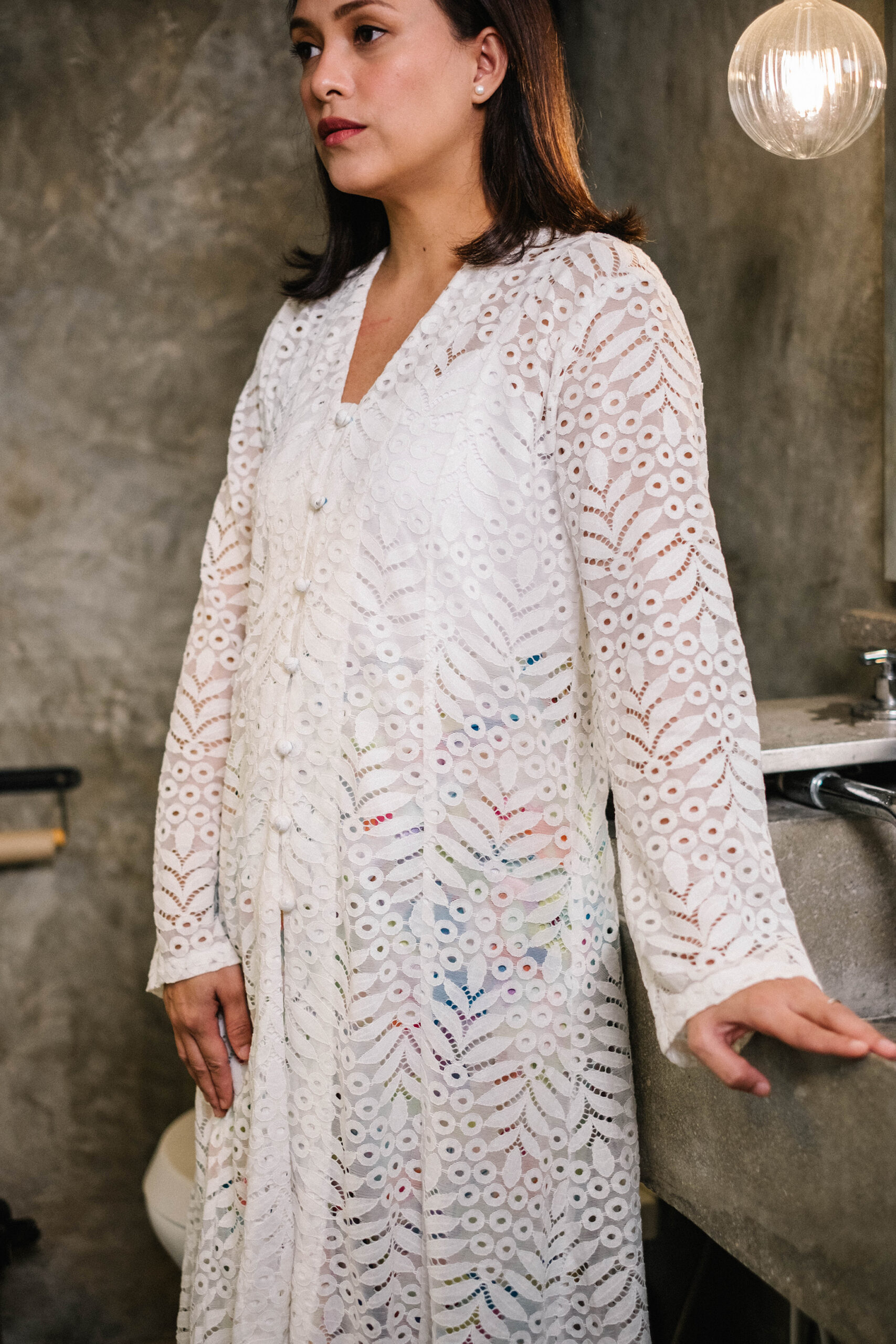 Nayumi Lace Kebarung in Off White [TOP ONLY]