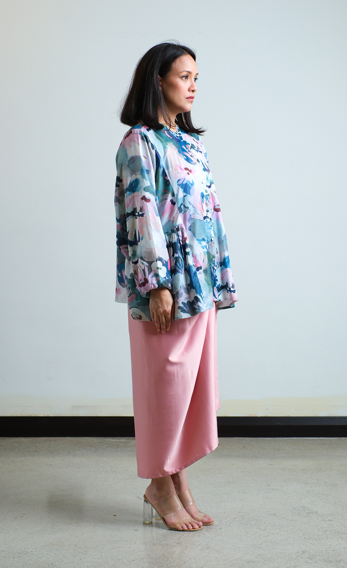 Minsoo Batwing for Women TOP in Green Floral - Image 2