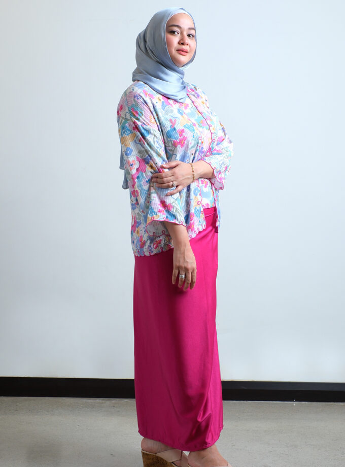 Aiko Kebaya Women in Pink Fuchsia