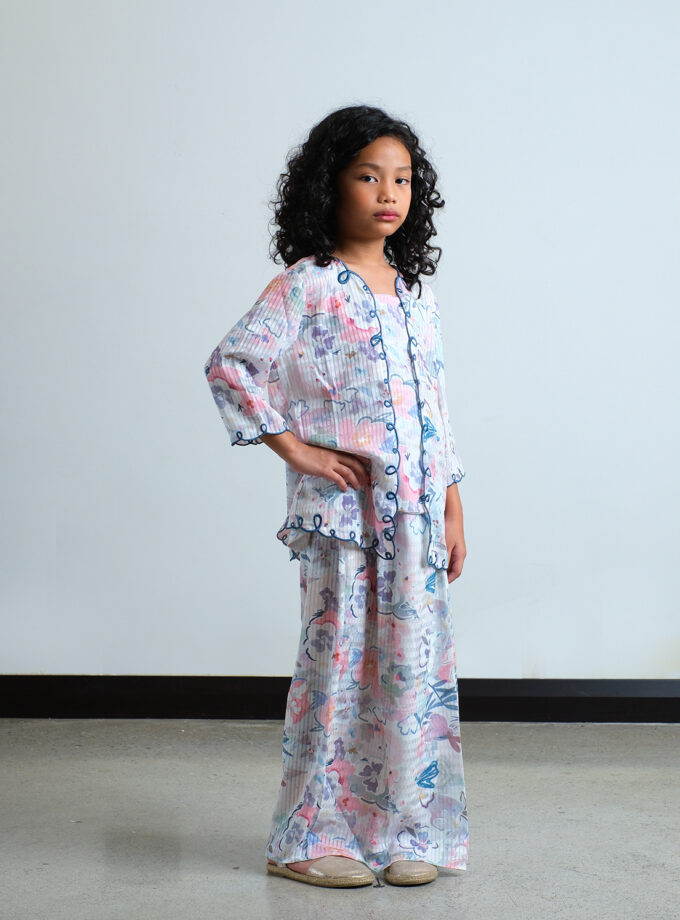 Aiko Kebaya Girls in White and Teal