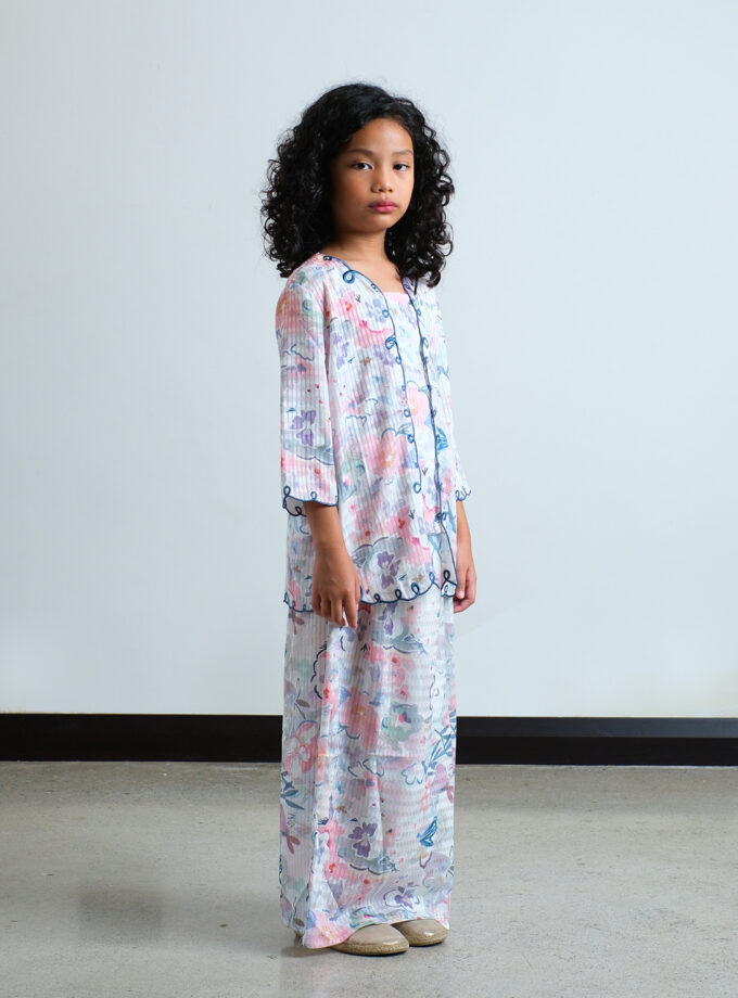 Aiko Kebaya Girls in White and Teal