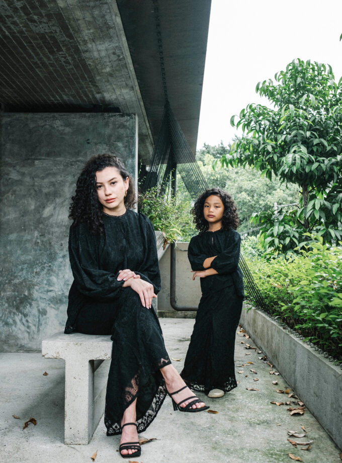 Miyu Kurung Kids in Black