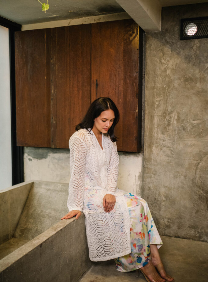 Nayumi Lace Kebarung in Off White