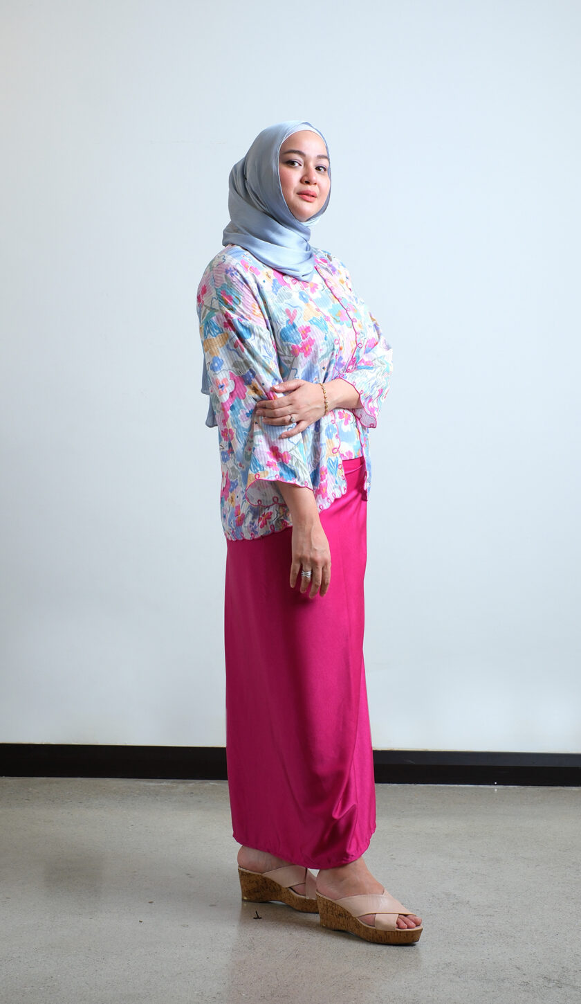 Aiko Kebaya Women in Pink Fuchsia TOP ONLY - Image 2