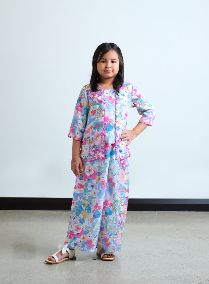 Aiko Kebaya Girls in Fuchsia Pink