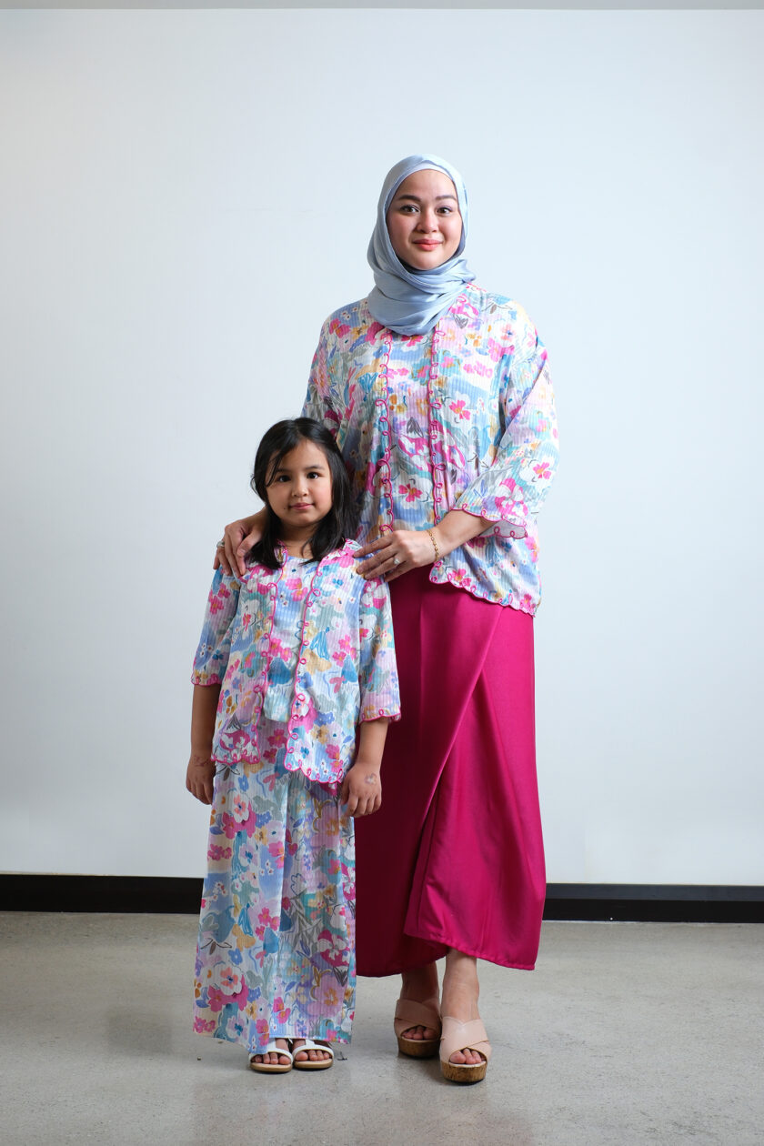 READY STOCK: Aiko Kebaya Women in Pink Fuchsia SET - Image 4