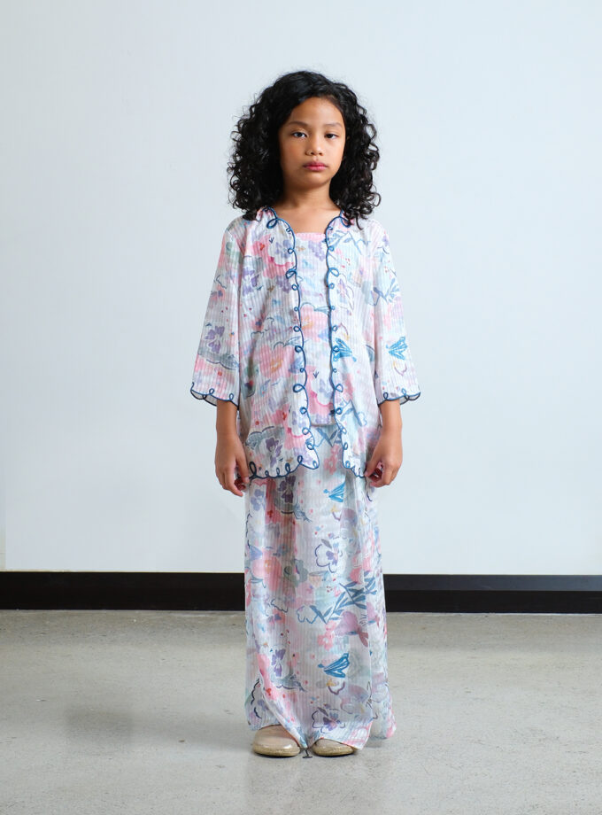 Aiko Kebaya Girls in White and Teal