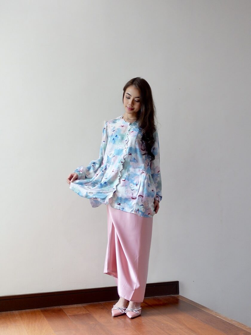 Minsoo Batwing for Women in BLUE Floral - Image 3