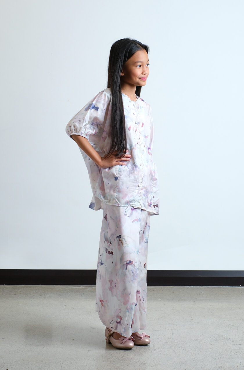 Minsoo Batwing for Girls in Beige Floral - Image 2