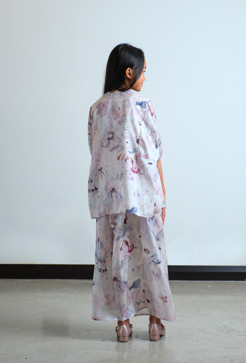 Minsoo Batwing for Girls in Beige Floral - Image 3