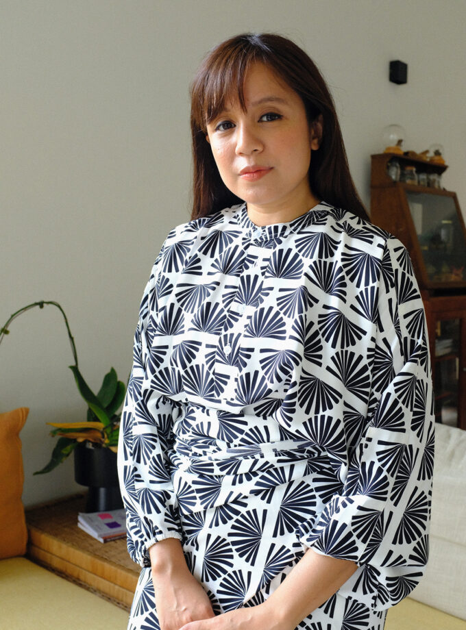 Lea Kurung Set in Kipas Black and white