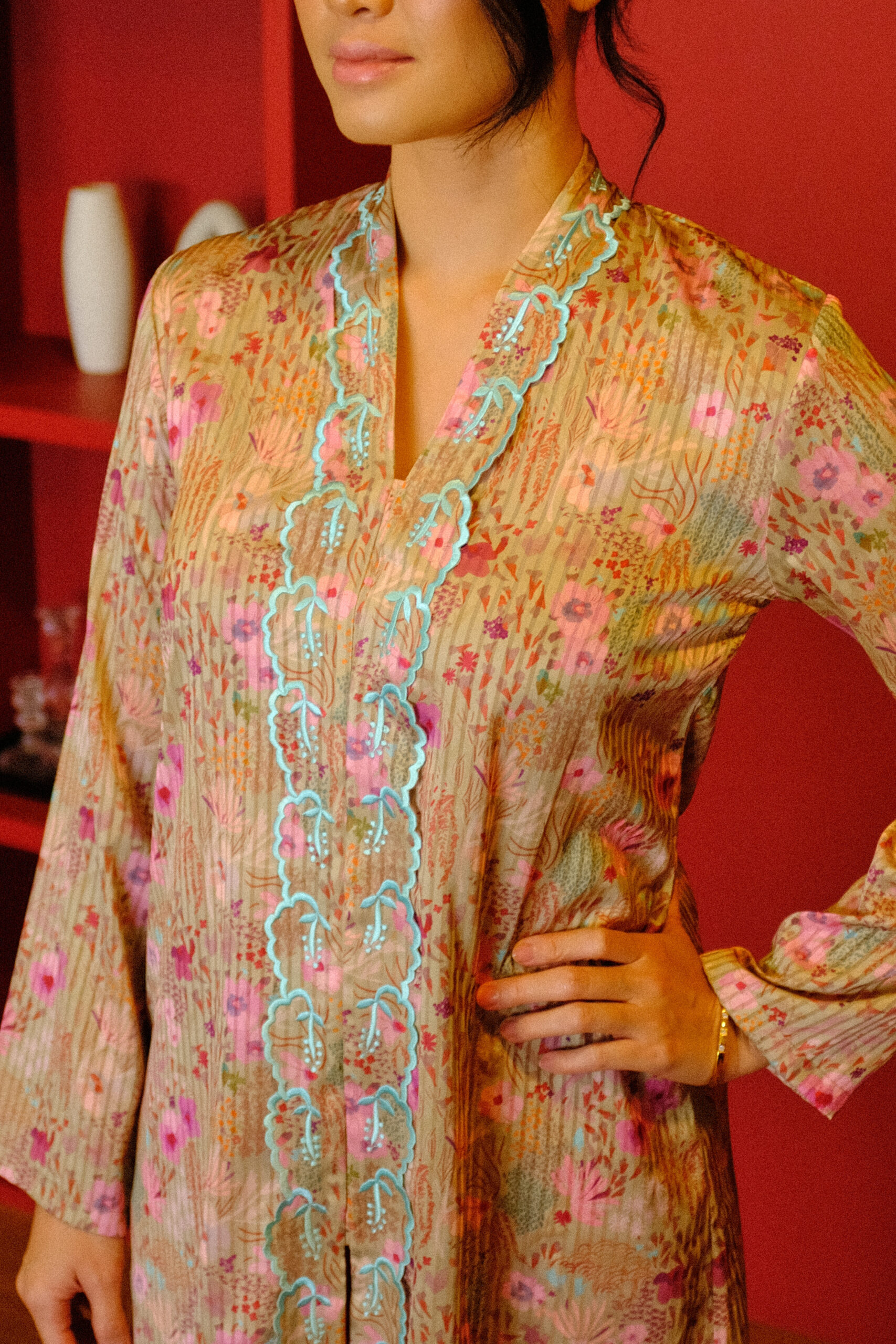 [TOP Only] Bunga Kebaya Women in Gold - Image 4