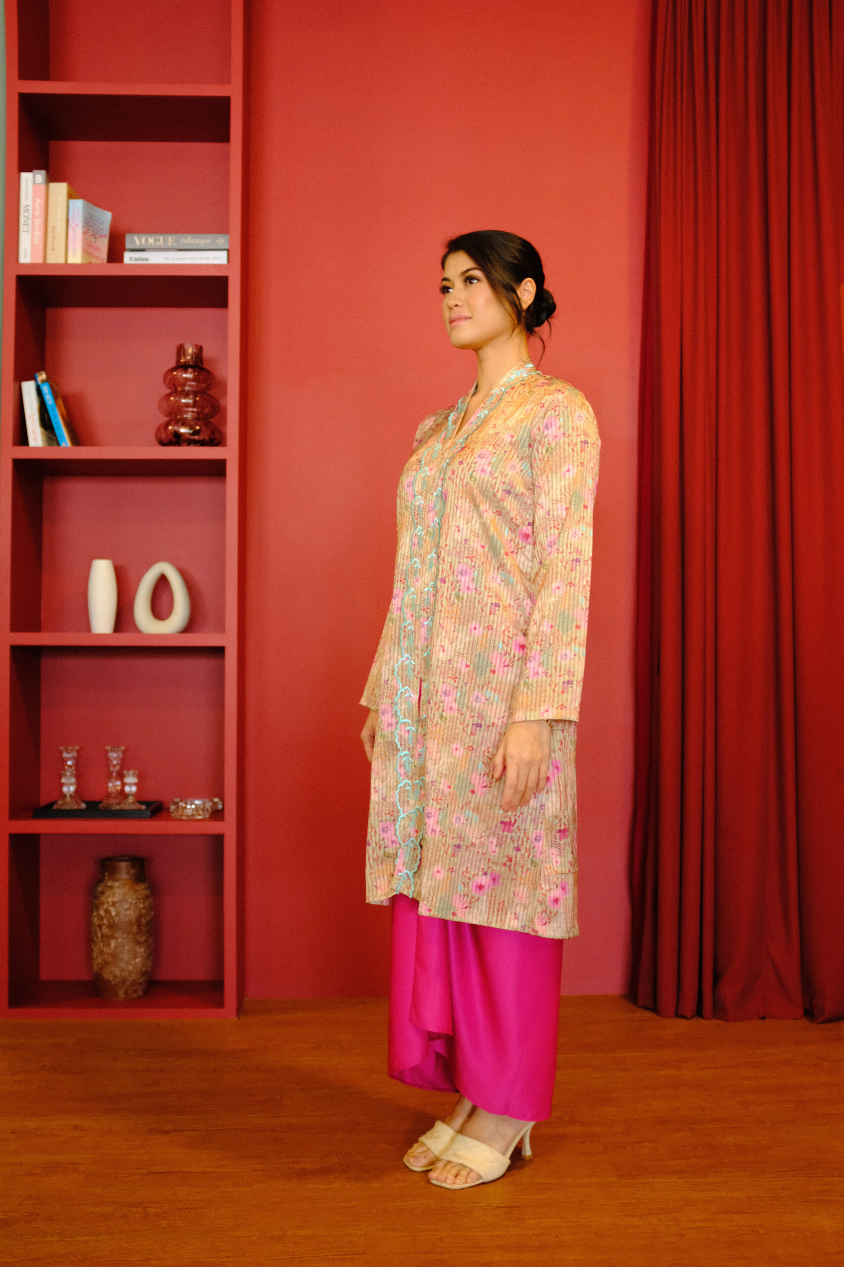 [TOP Only] Bunga Kebaya Women in Gold - Image 2