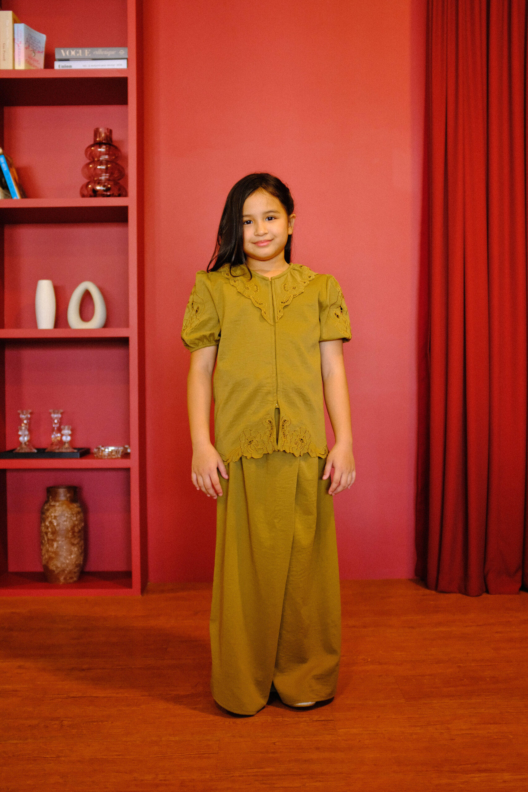 Mio Lace Girls in Olive Brown