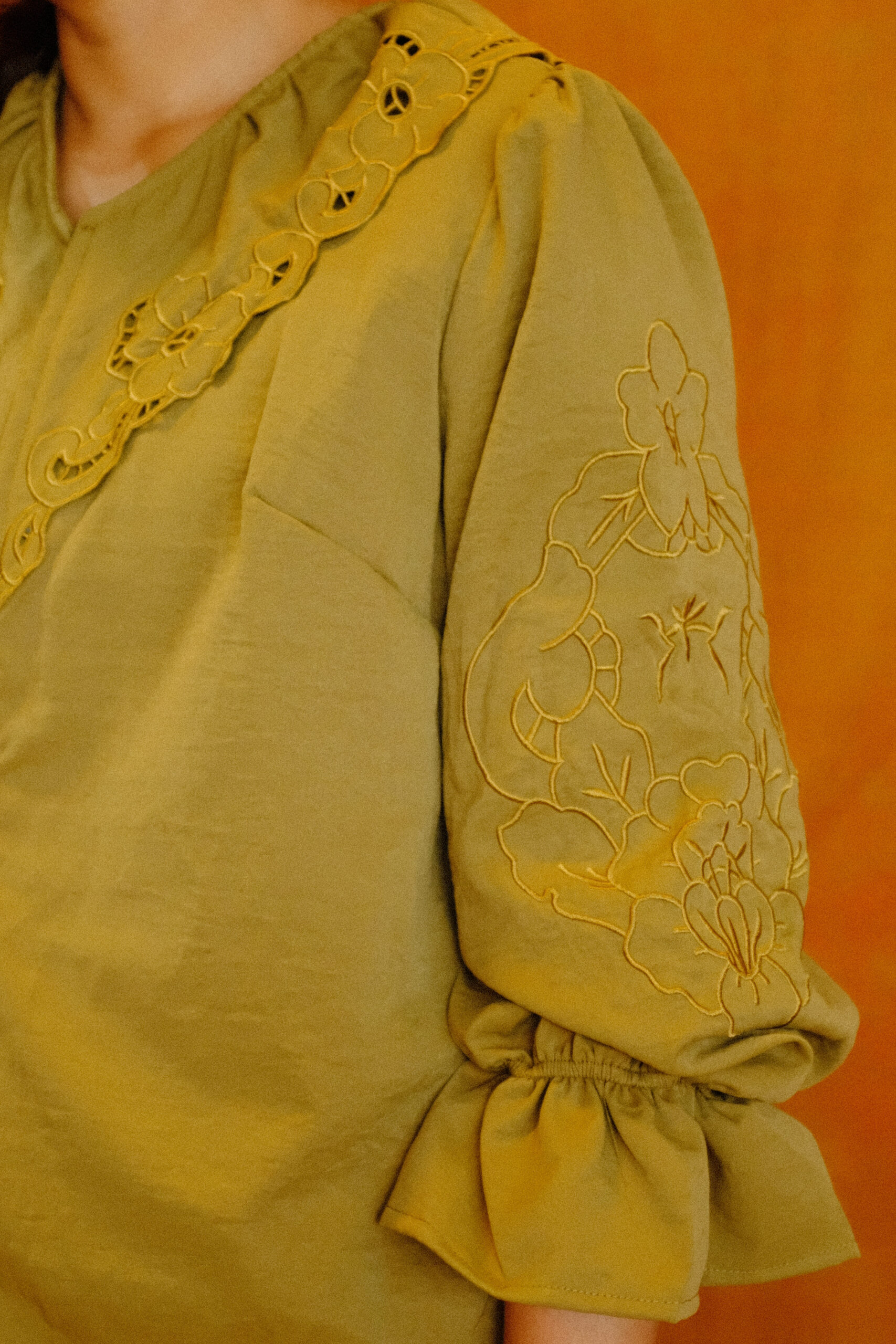 [TOP Only] Mio Lace Women in Olive Brown - Image 2