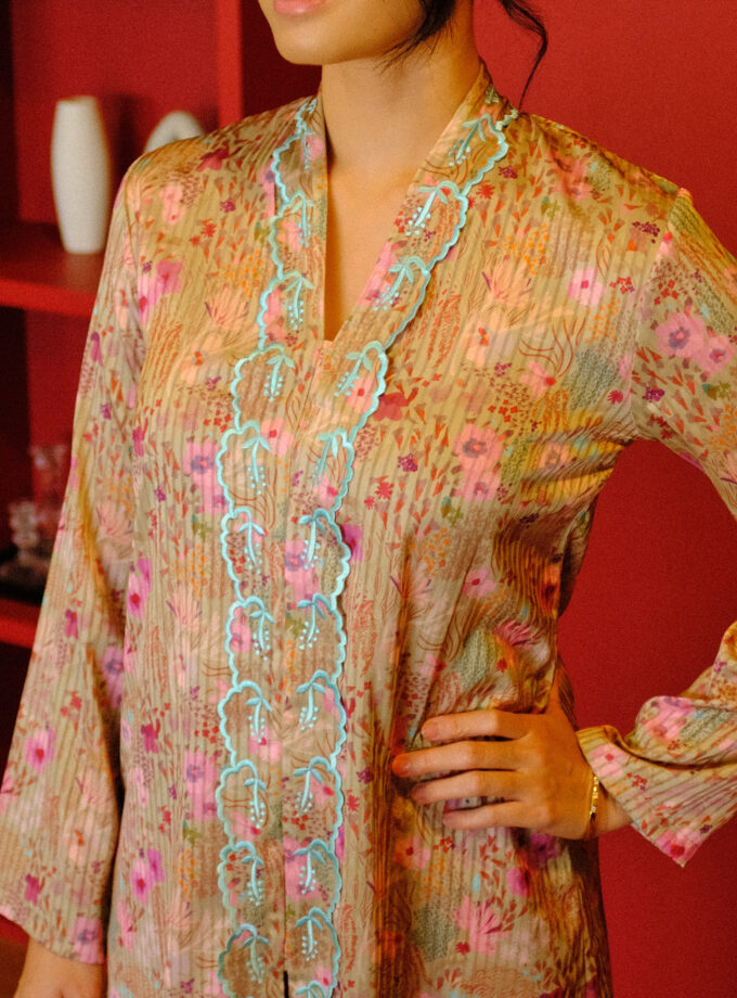 Bunga Kebaya Women in Gold
