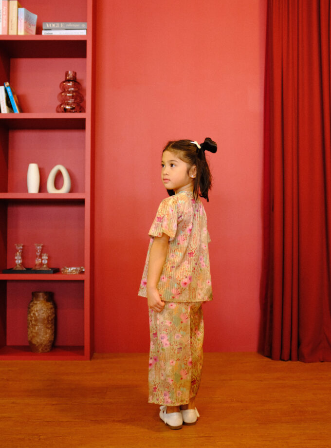 Bunga Kebaya Girls in Gold