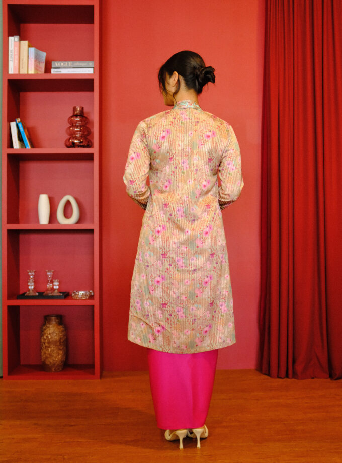 Bunga Kebaya Women in Gold