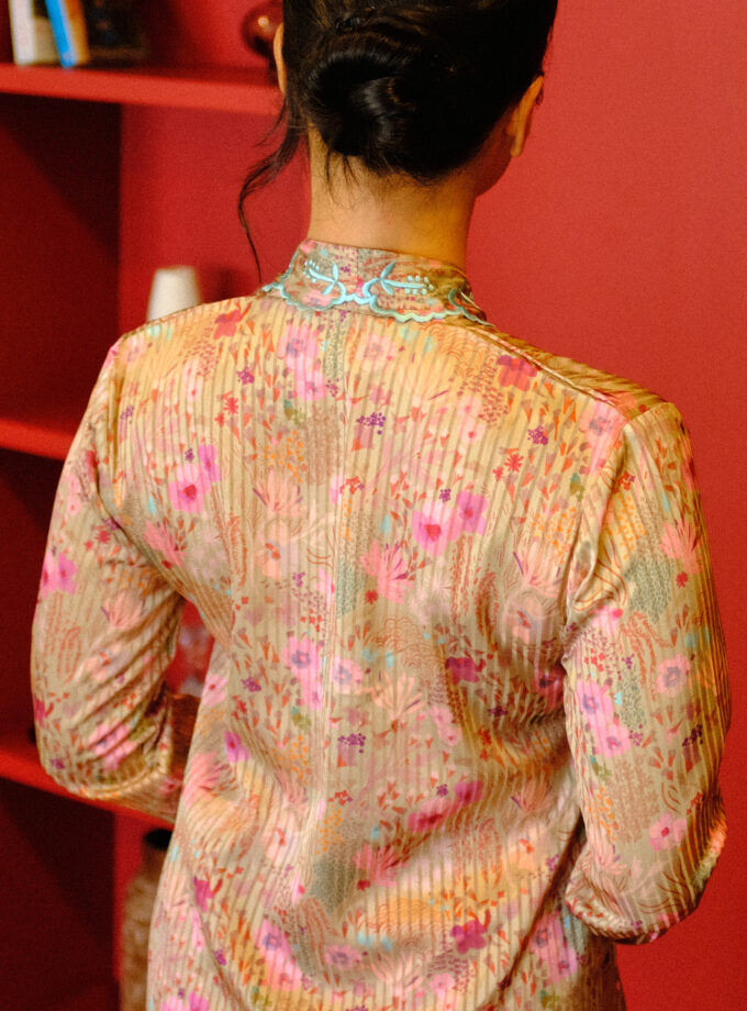 Bunga Kebaya Women in Gold