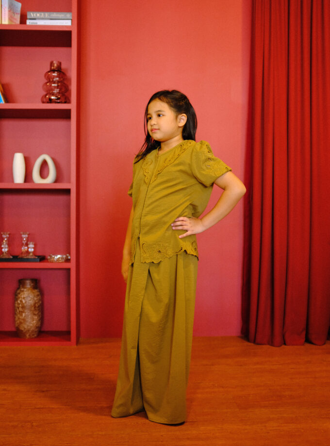 Mio Lace Girls in Olive Brown