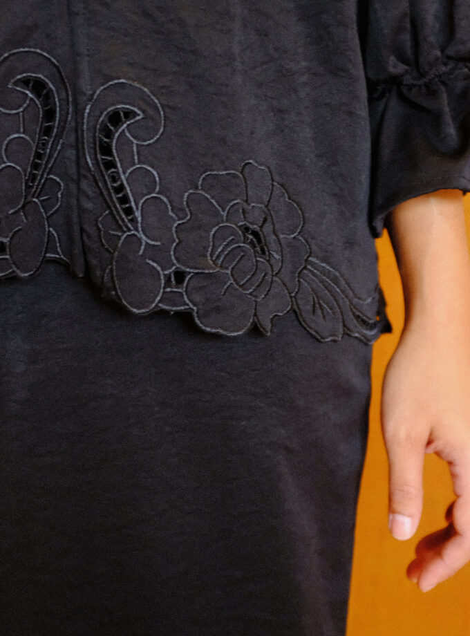 Mio Lace Women in Black