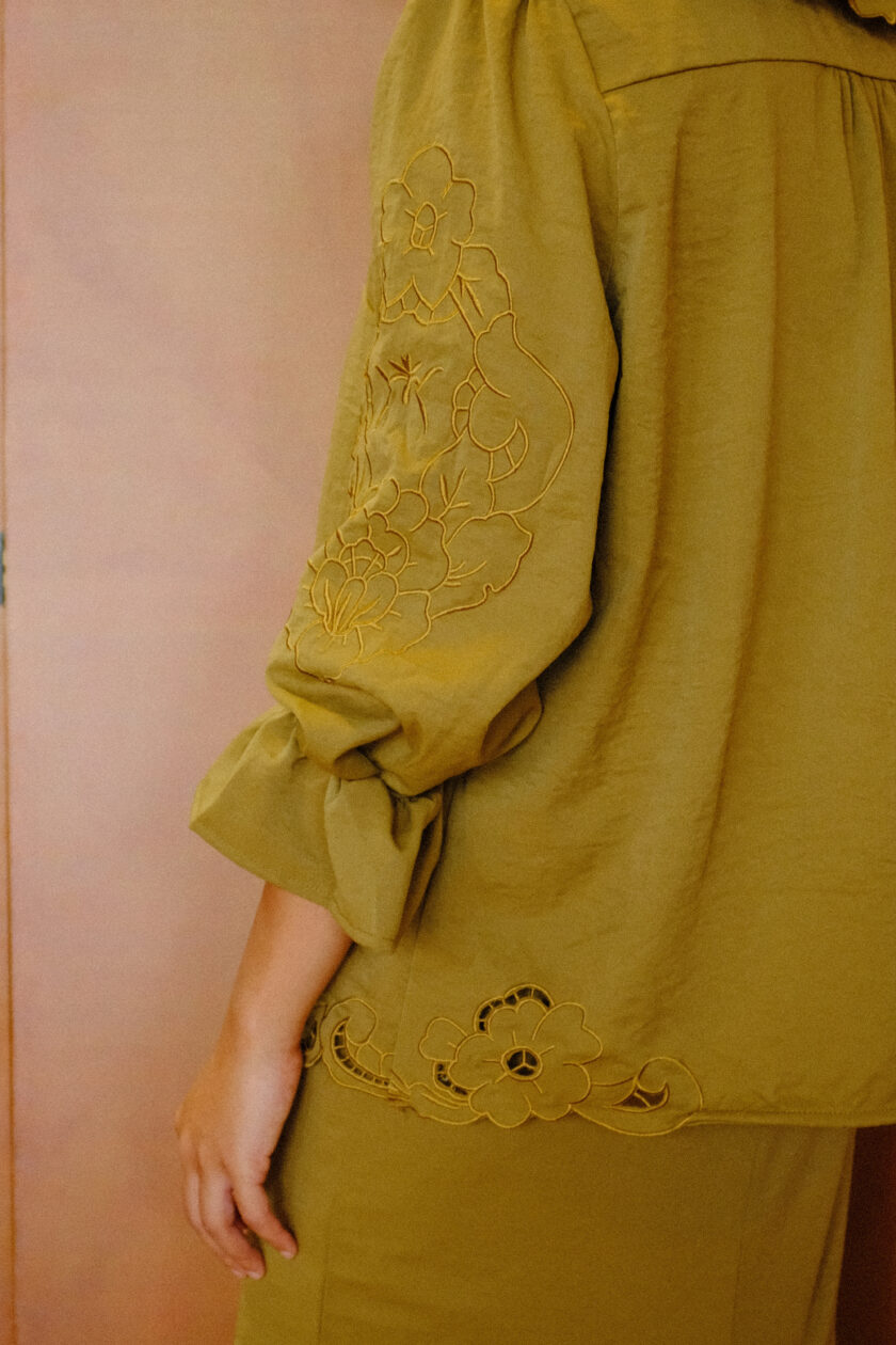 [TOP Only] Mio Lace Women in Olive Brown - Image 3