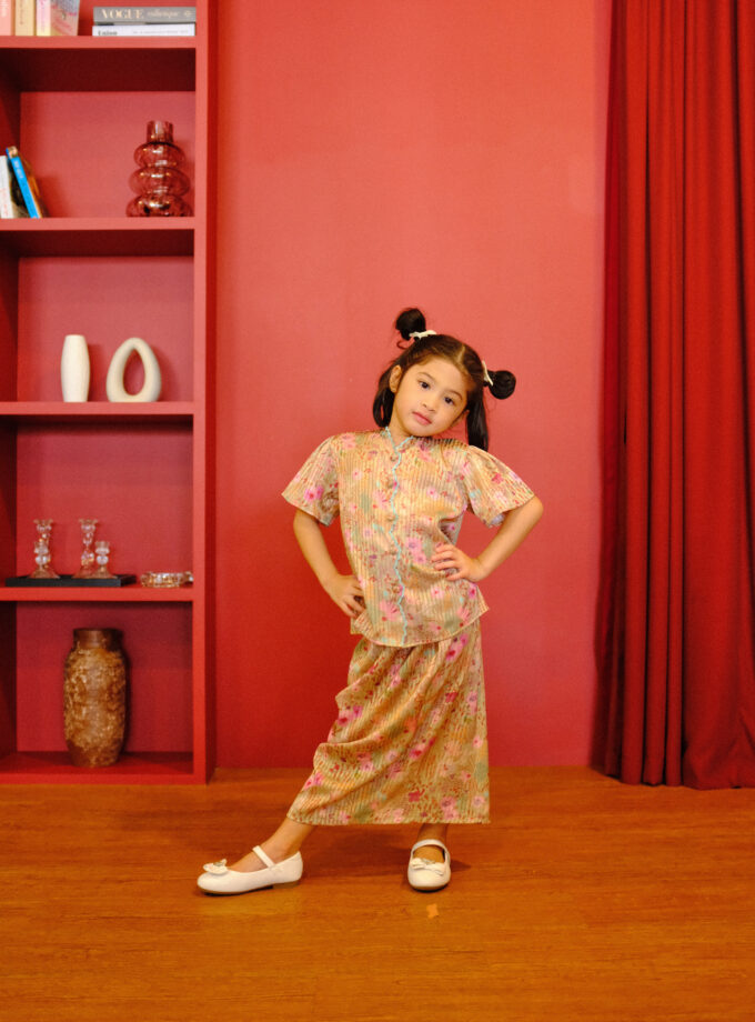 Bunga Kebaya Girls in Gold