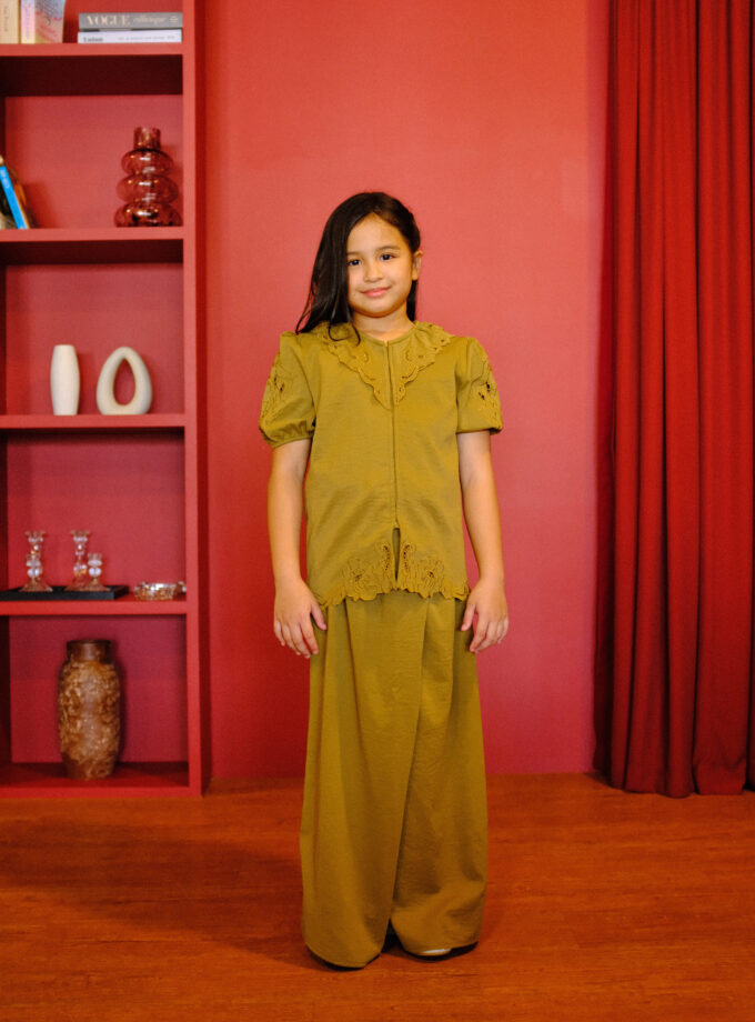 Mio Lace Girls in Olive Brown