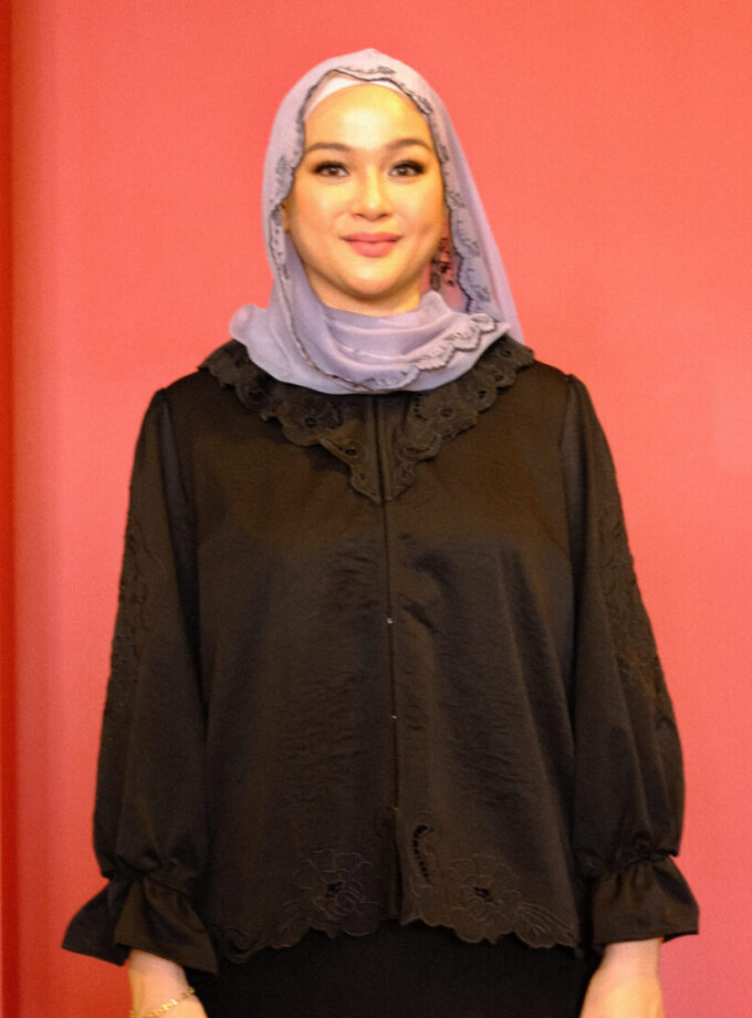 [TOP Only] Mio Lace Women in Black