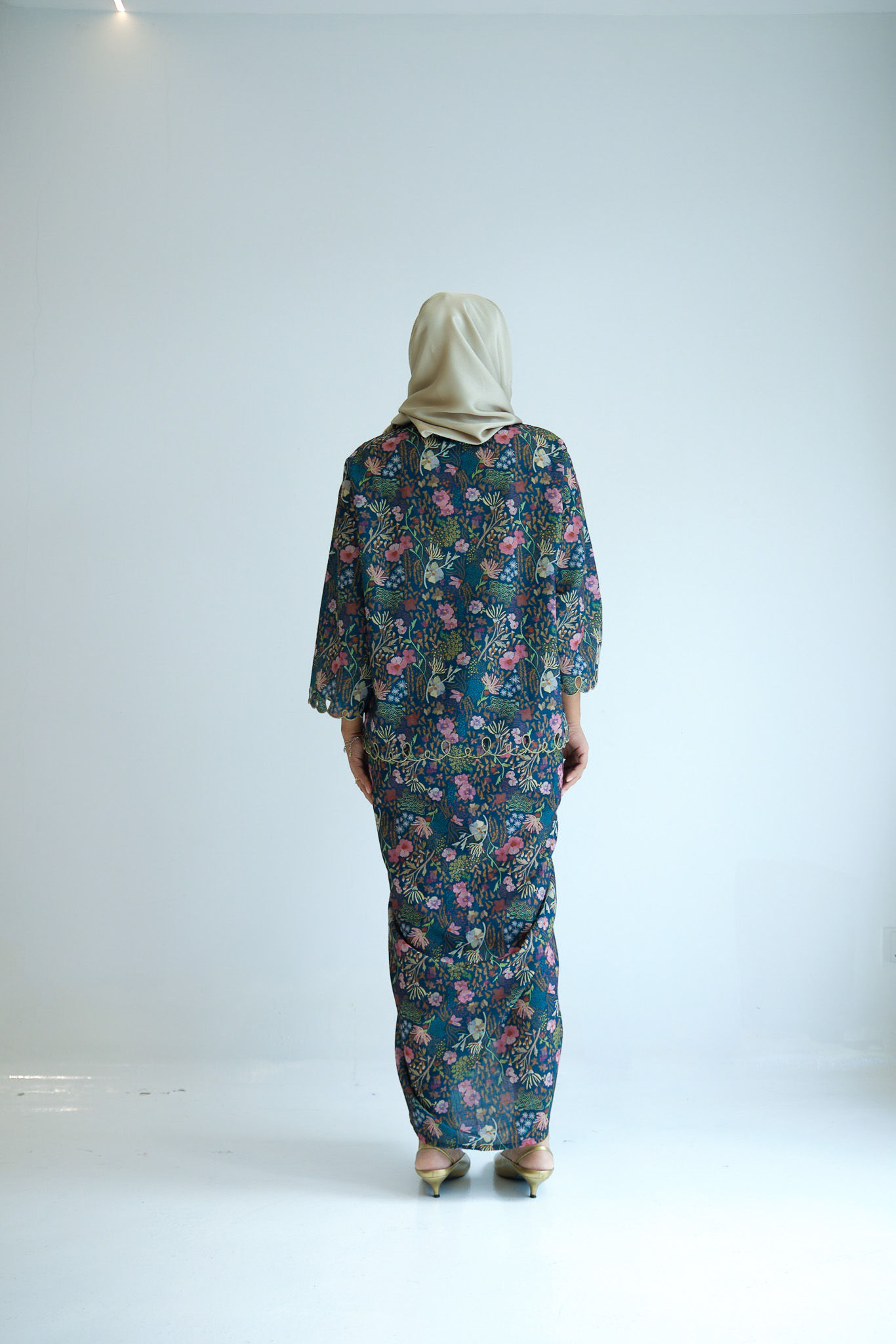 [TOP Only] Aiko Women in Forest Green - Image 6