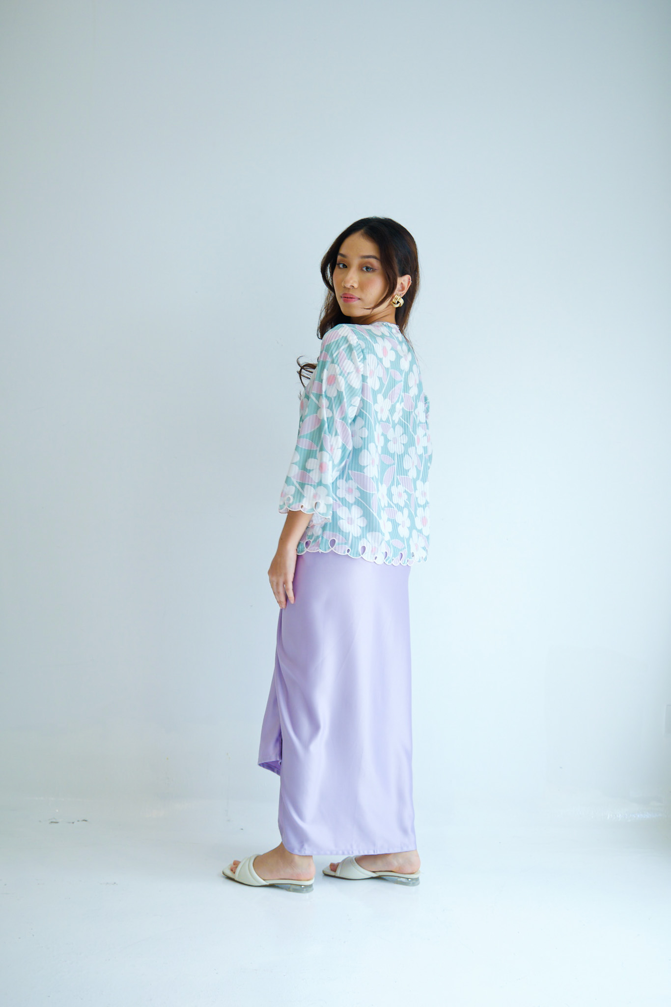 [TOP Only] Sakura Kebaya Women in Pistachio - Image 7