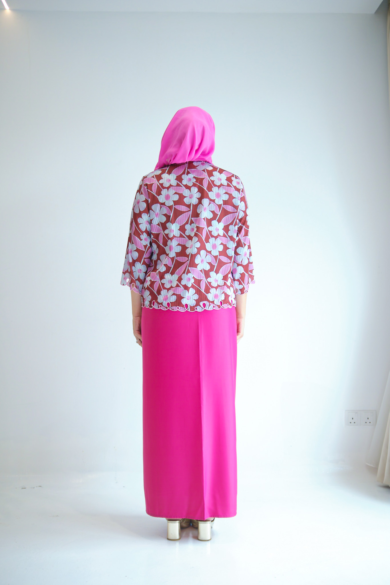 [TOP Only] Sakura Kebaya Women in Ruby Red - Image 5