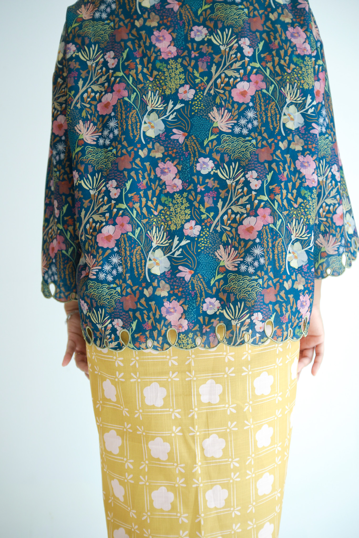 [TOP Only] Aiko Women in Forest Green - Image 4