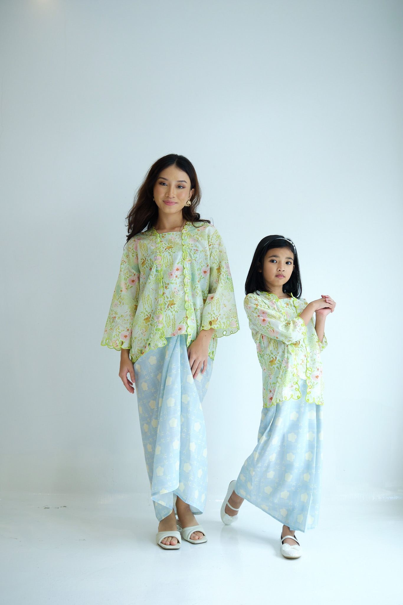 Aiko Women Set in Pastel Yellow - Image 6