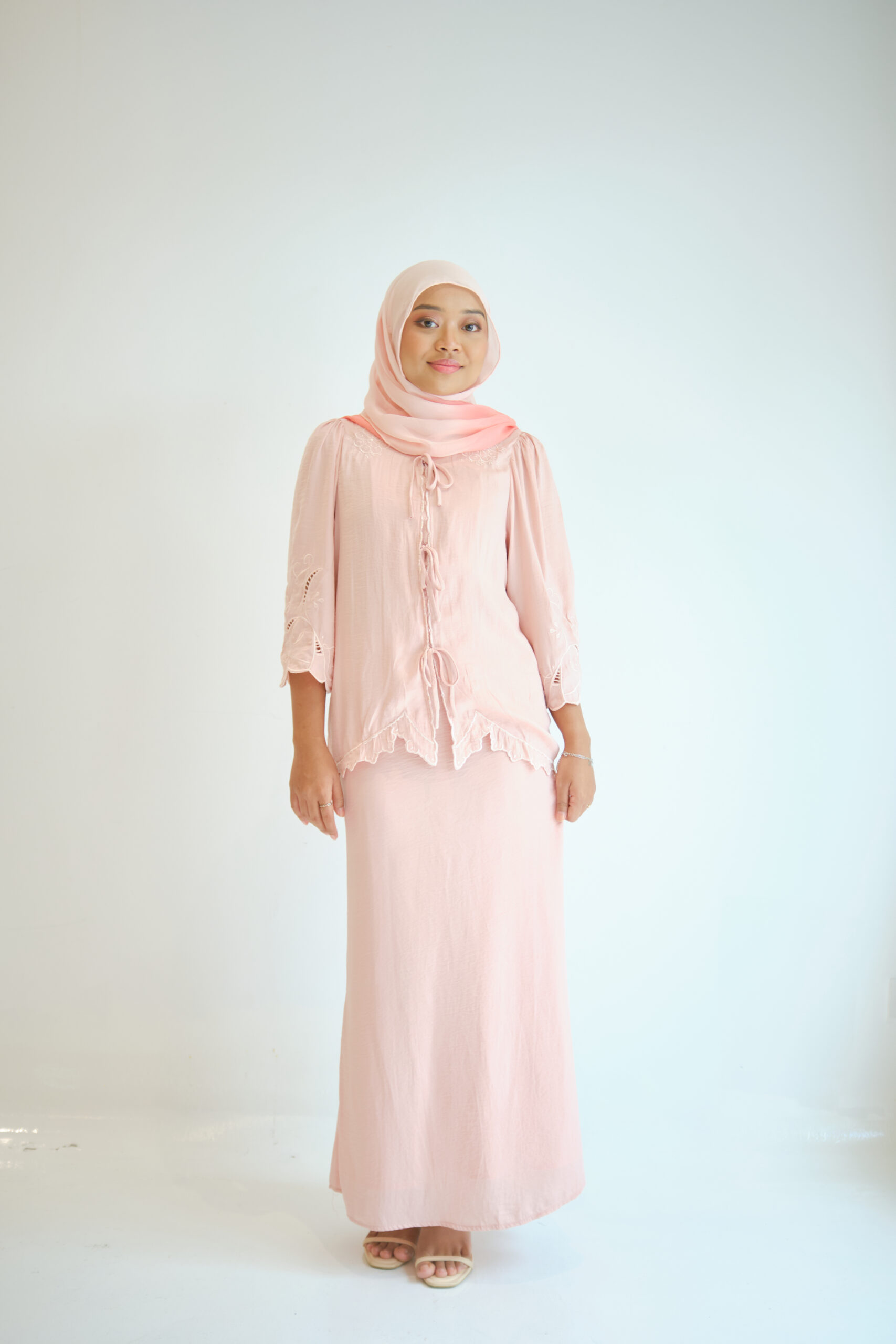 Kumi Women in Candy Pink