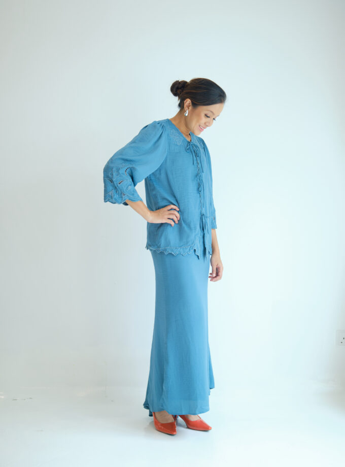 Kumi Women in Blue Teal