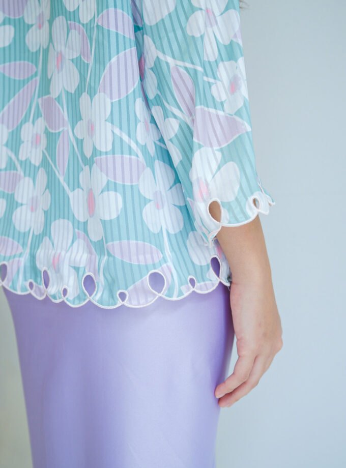 Sakura Kebaya Women Set in Pistachio