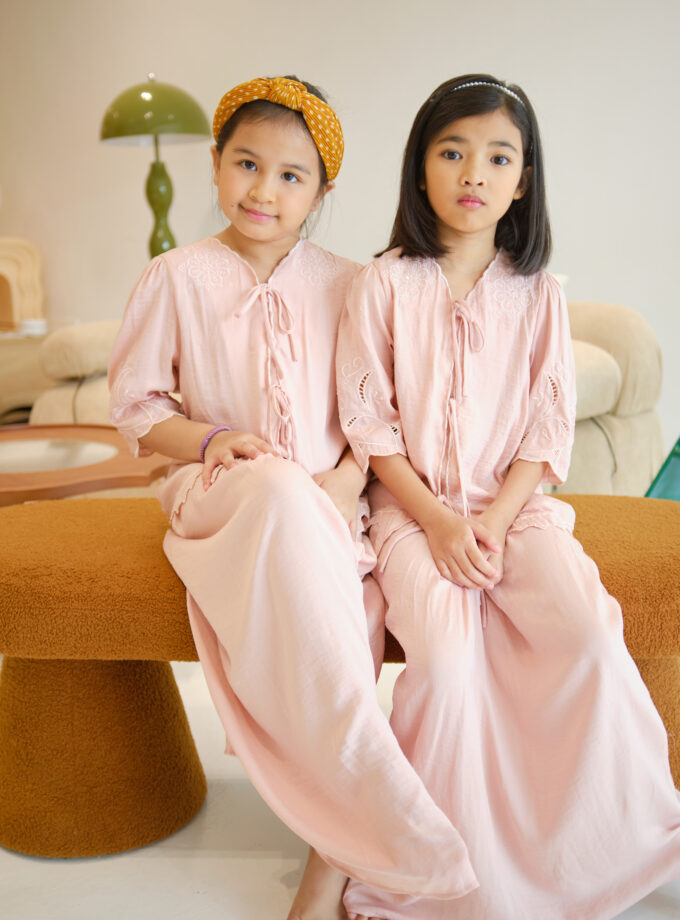 KUMI GIRLS IN CANDY PINK