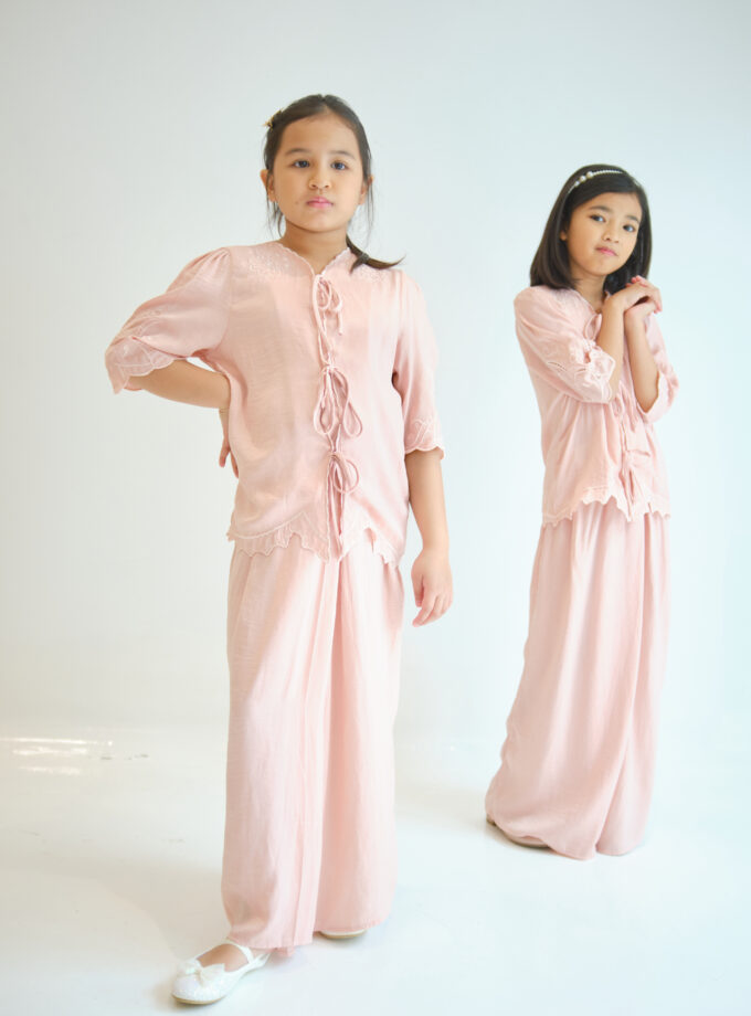KUMI GIRLS IN CANDY PINK