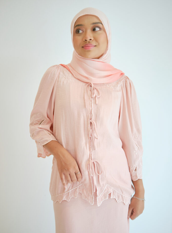 Kumi Women in Candy Pink